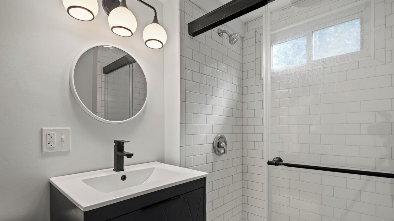 Photo of Bathroom in Warren