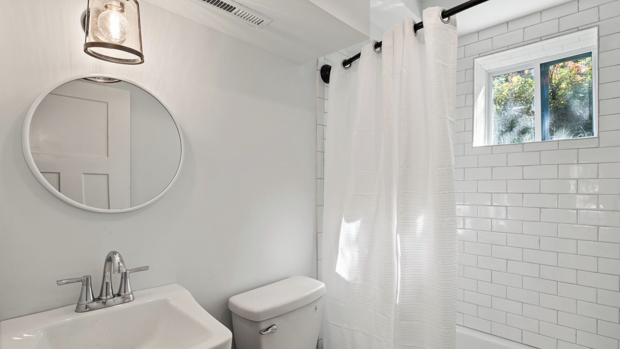 Photo of Bathroom in Warren