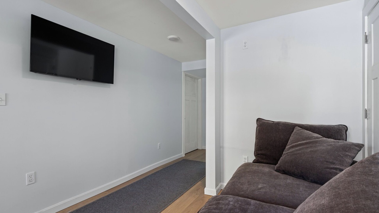 Photo of Livingroom in Warren