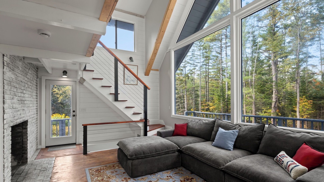 Photo of Livingroom in Warren