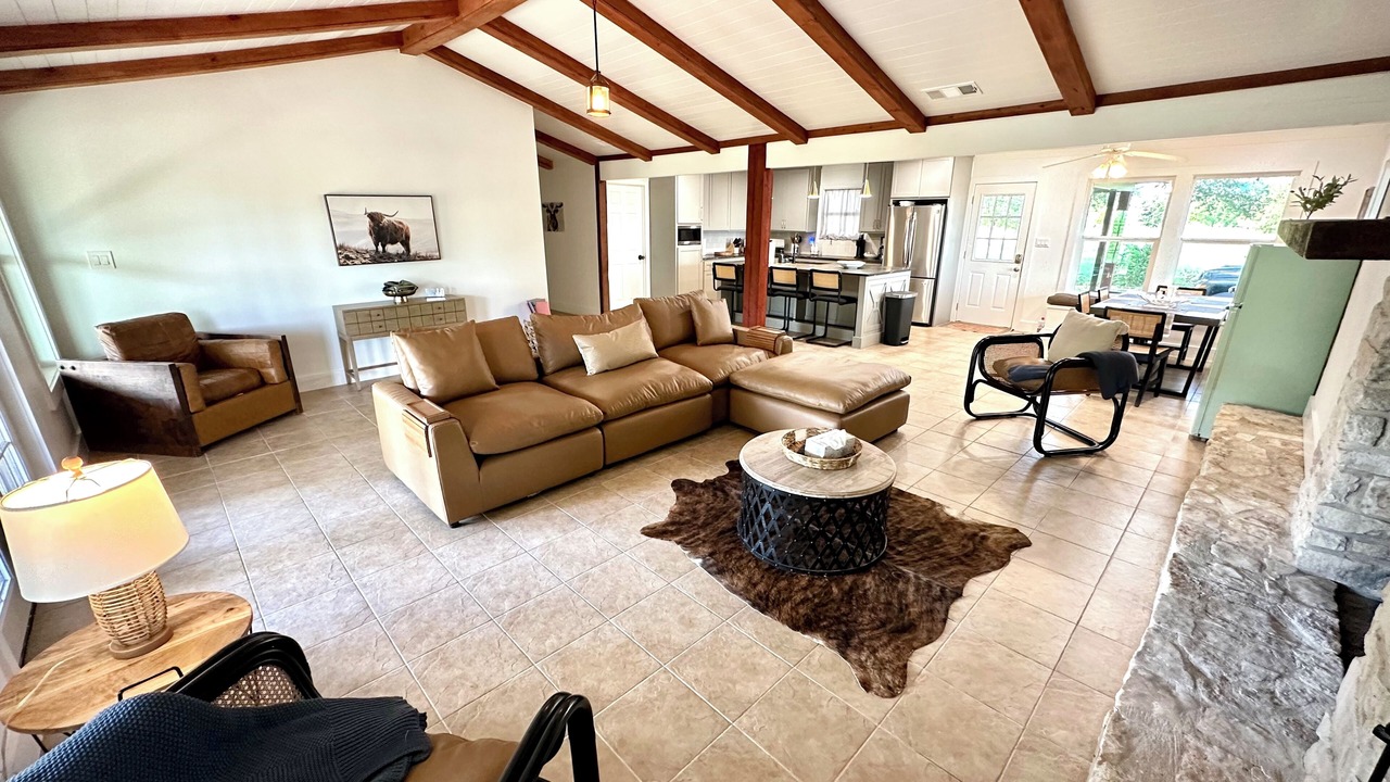 Photo of Livingroom in La Grange