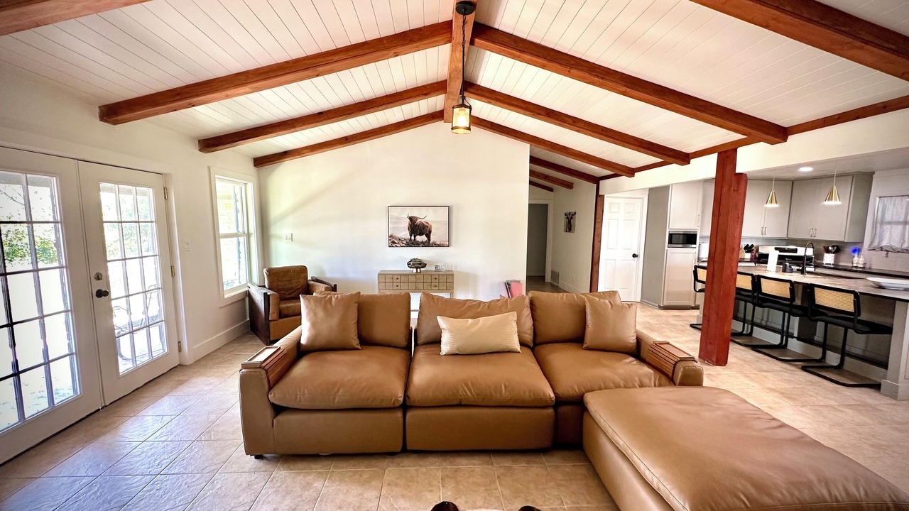 Photo of Livingroom in La Grange