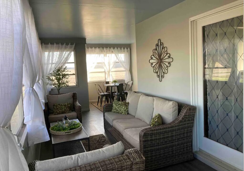 Photo of Livingroom in Liberty Mills