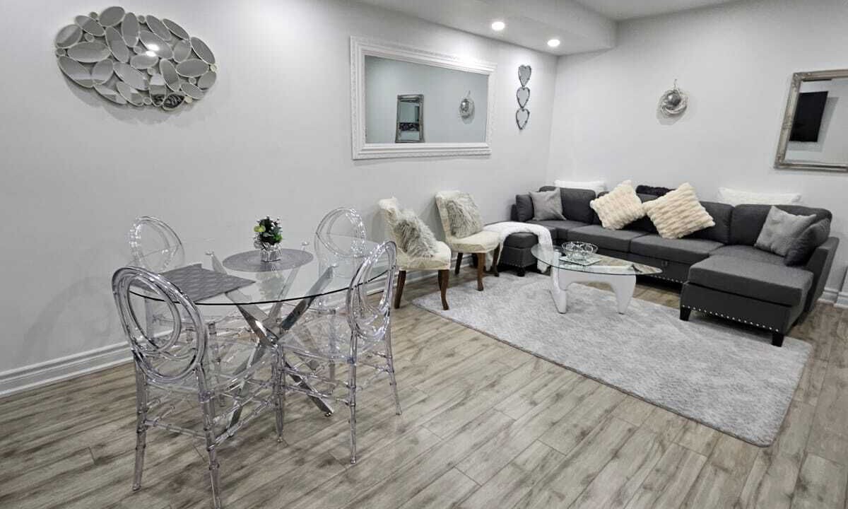 Photo of Livingroom in Ajax