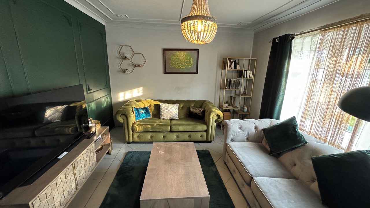 Photo of Livingroom in Merton