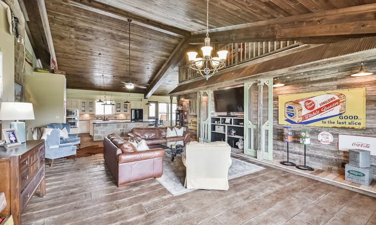 Photo of Livingroom in Cypress