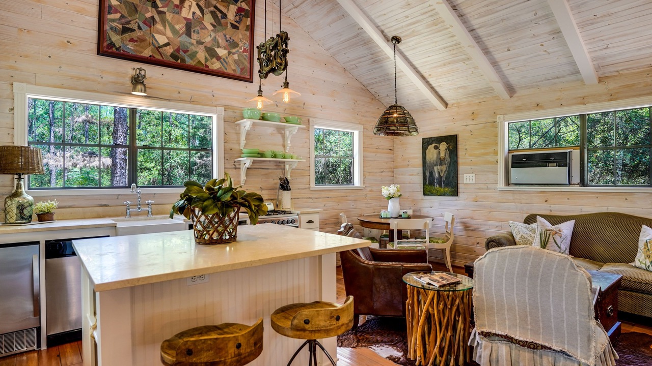 Photo of Livingroom in La Grange