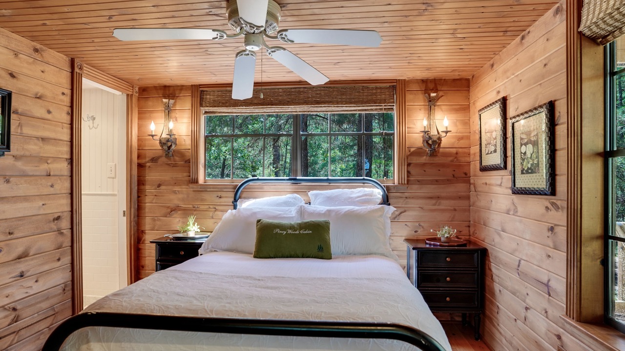 Photo of Bedroom in La Grange