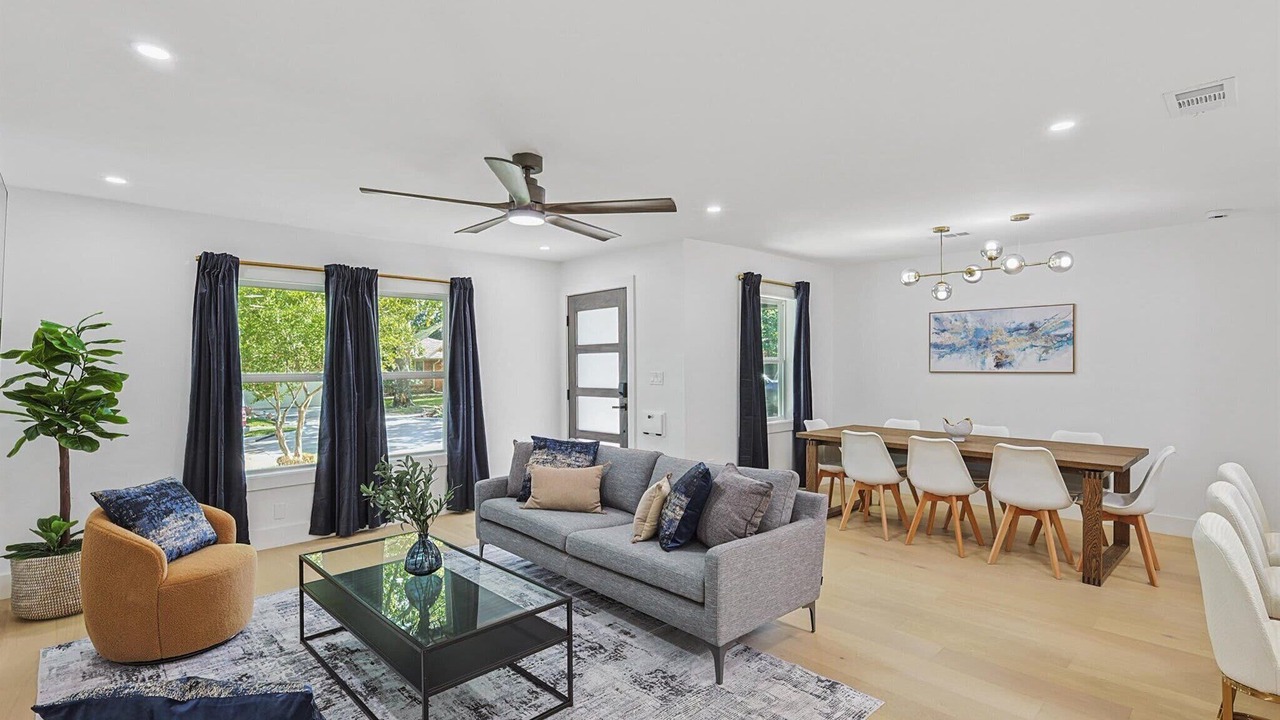 Photo of Livingroom in Northeast Dallas