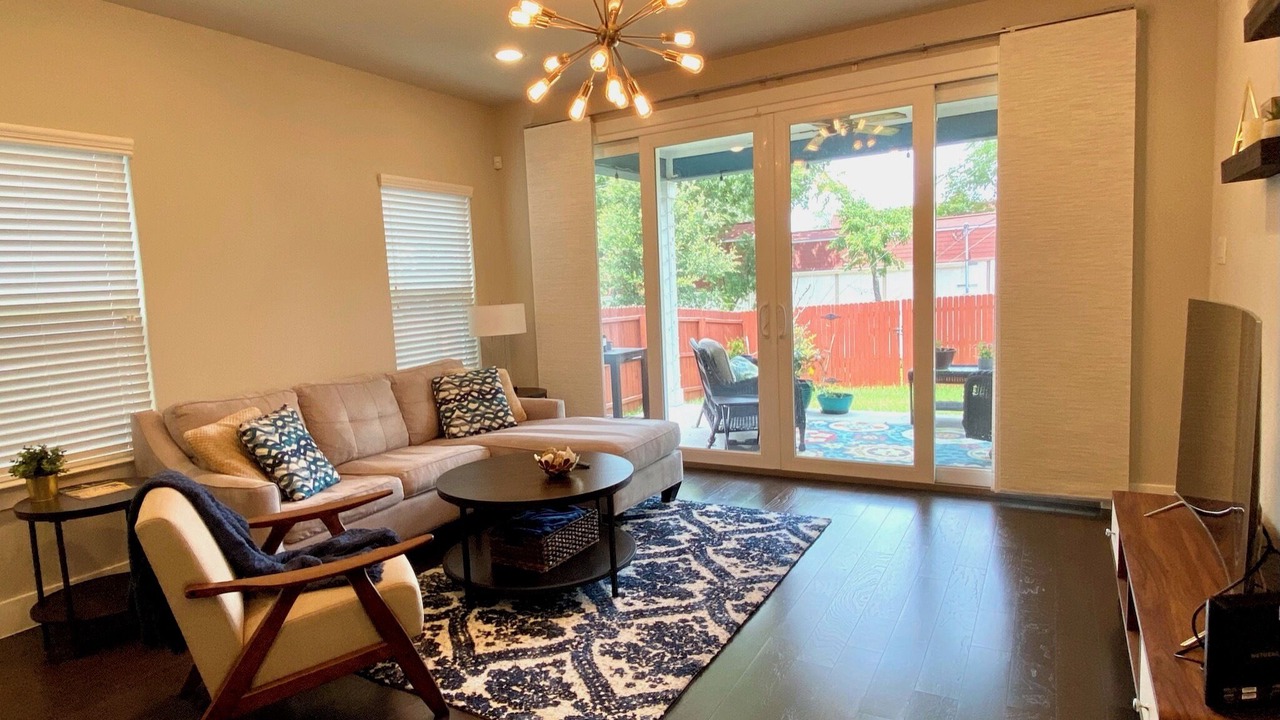 Photo of Livingroom in Mahncke Park