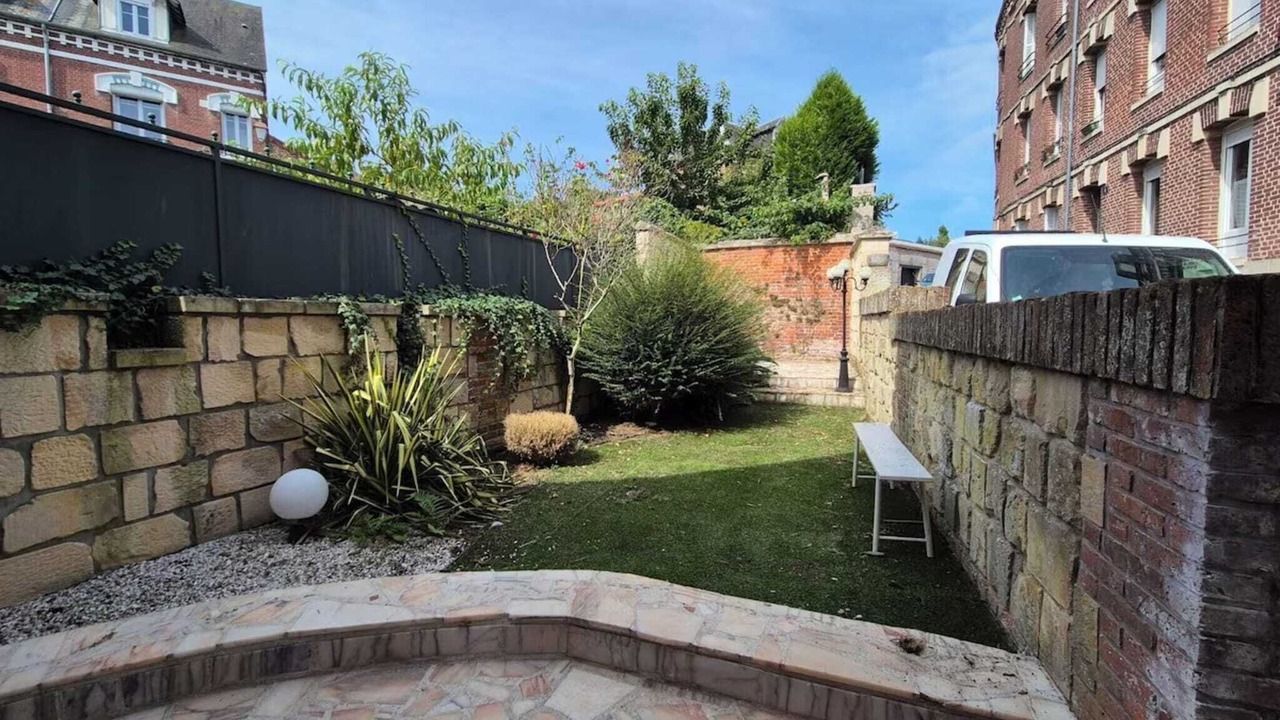 Photo of Outdoor in Eu