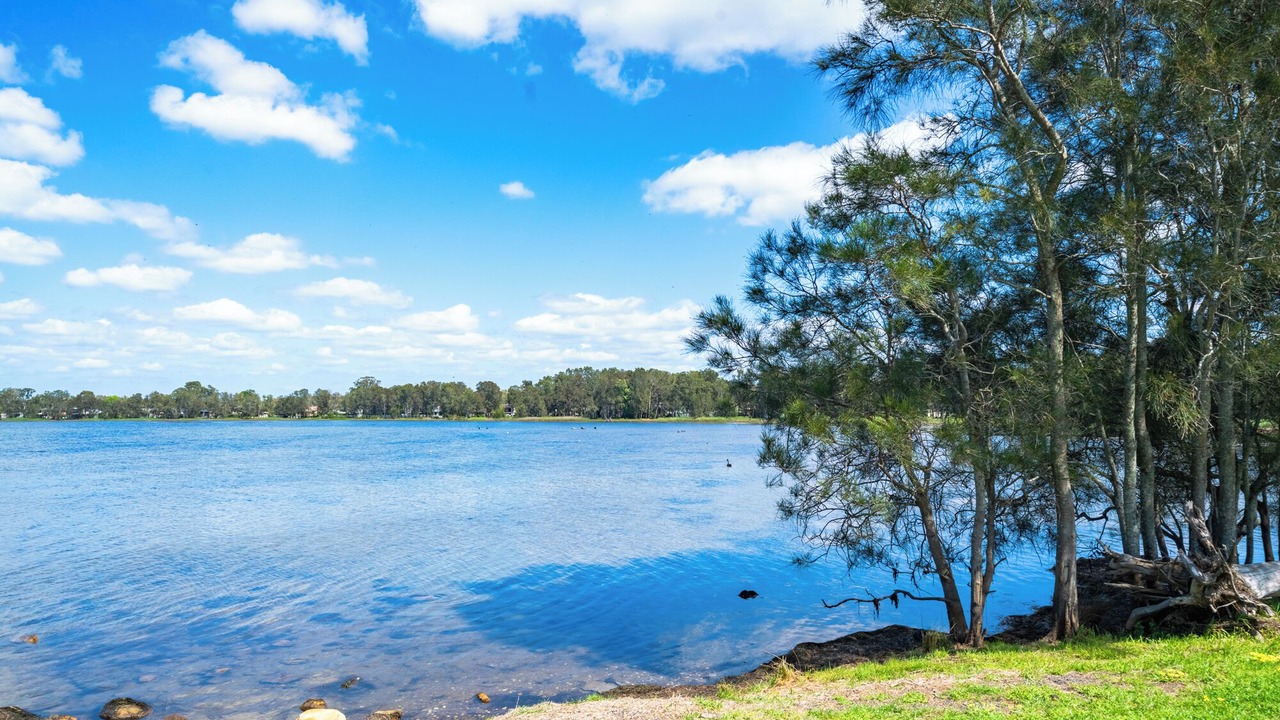 Photo of Others in Tuggerawong