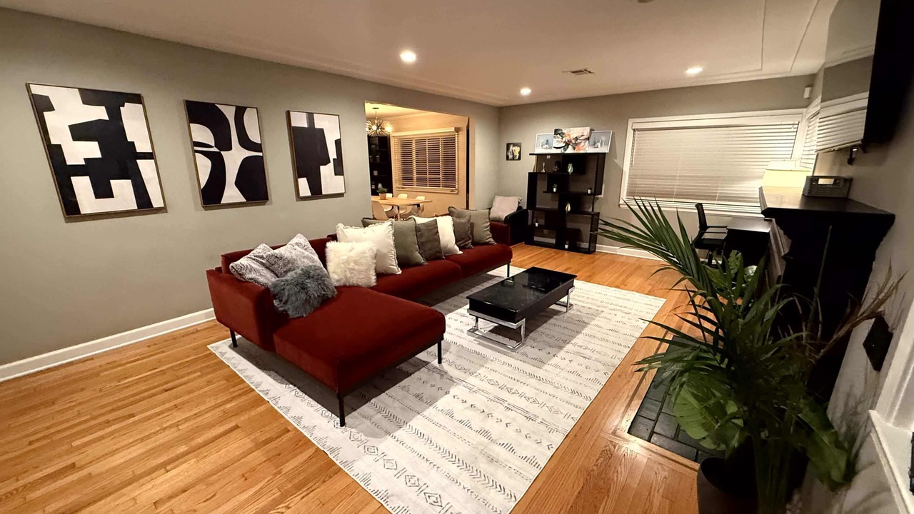Photo of Livingroom in Burbank
