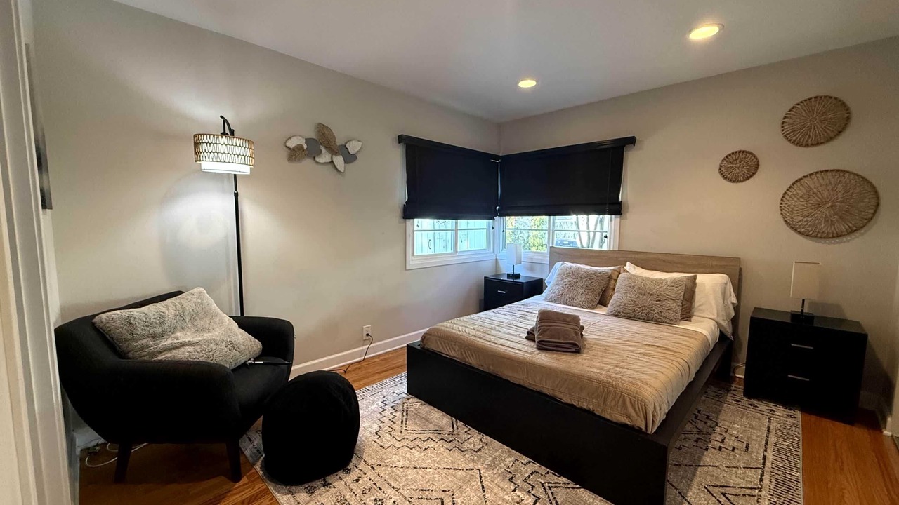 Photo of Bedroom in Burbank