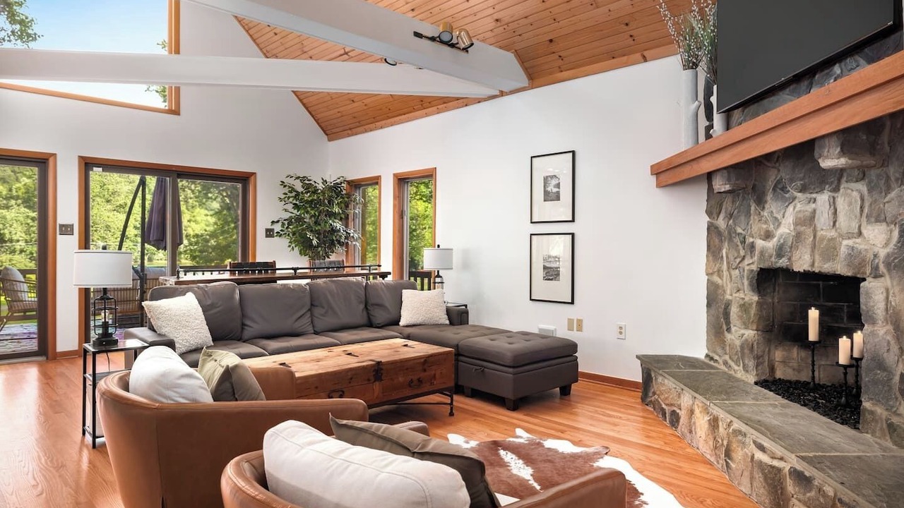 Photo of Livingroom in Bakerton