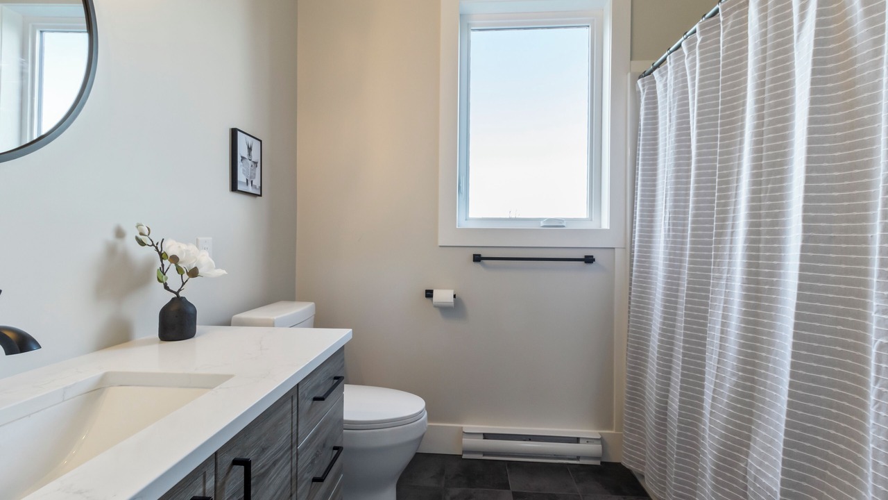 Photo of Bathroom in Shemogue