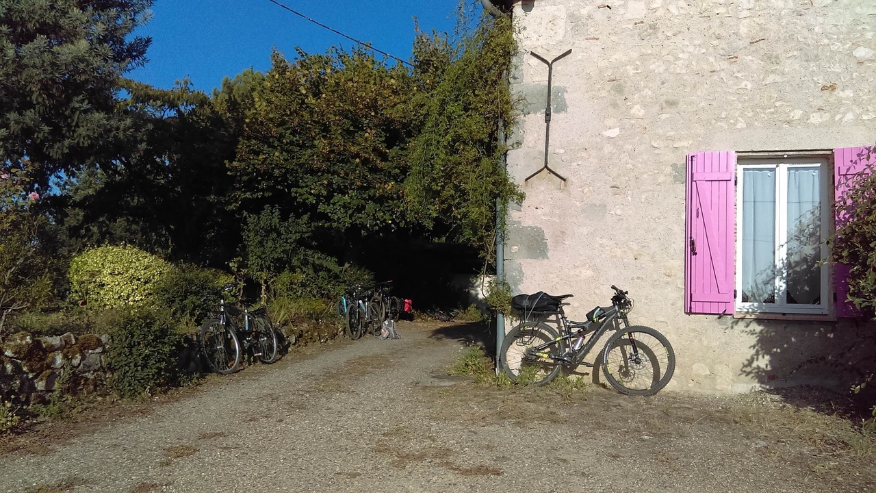 Photo of Others in Saint-Pierre-de-Buzet