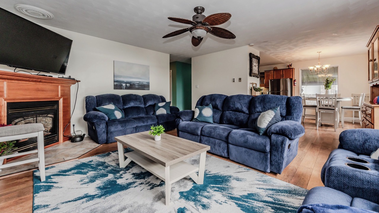 Photo of Livingroom in Colpoys Bay