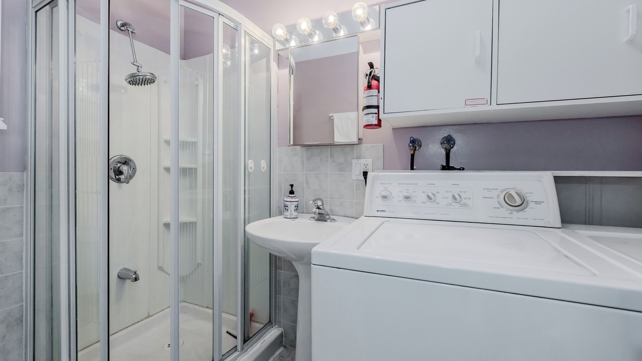Photo of Bathroom in Colpoys Bay
