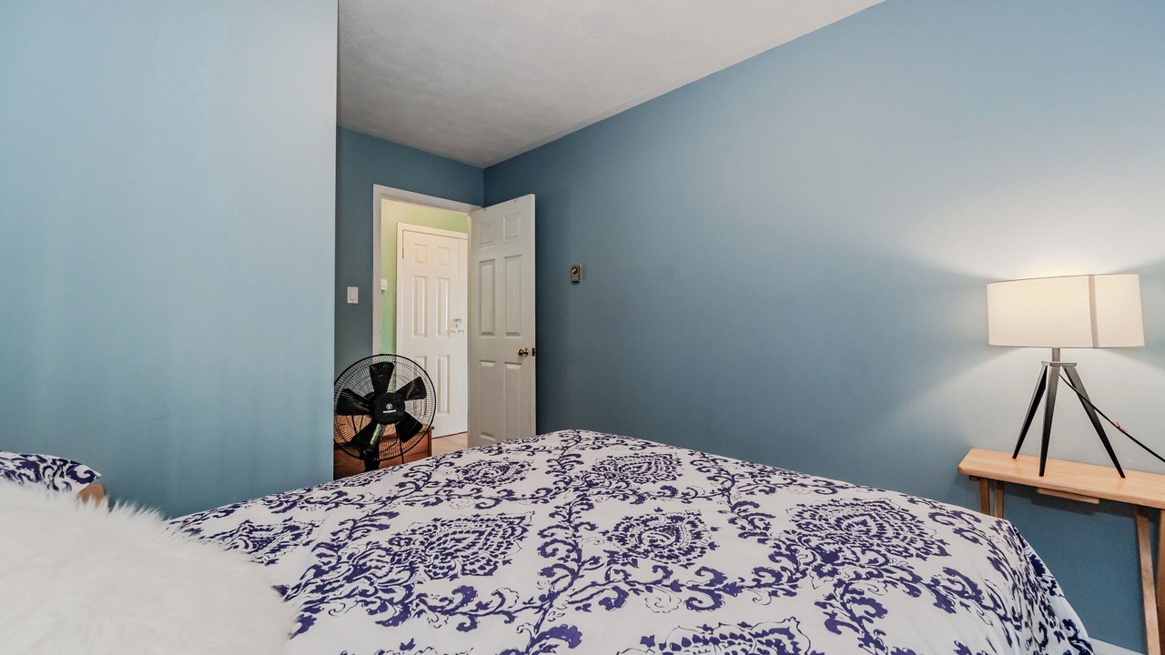 Photo of Bedroom in Colpoys Bay