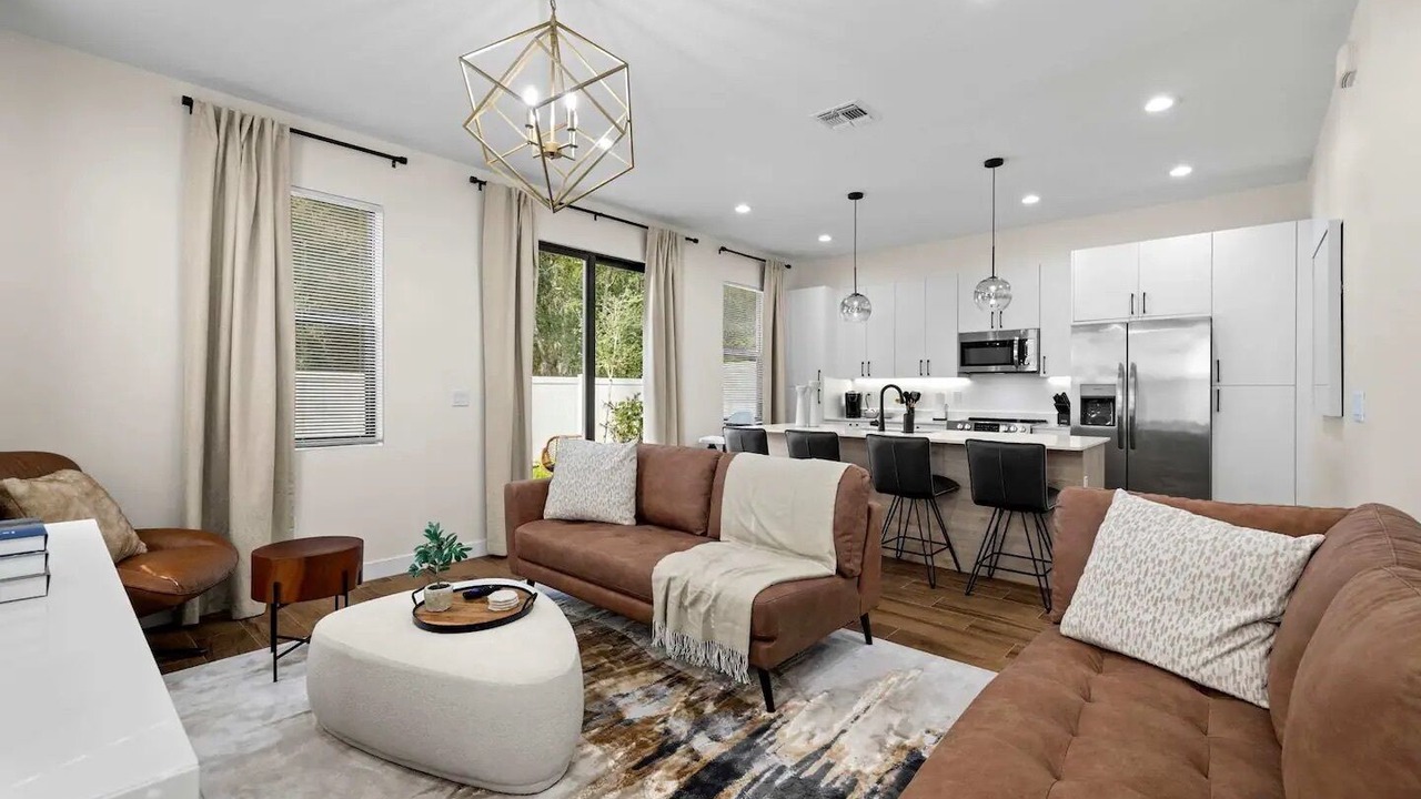 Photo of Livingroom in Pinecrest West Park