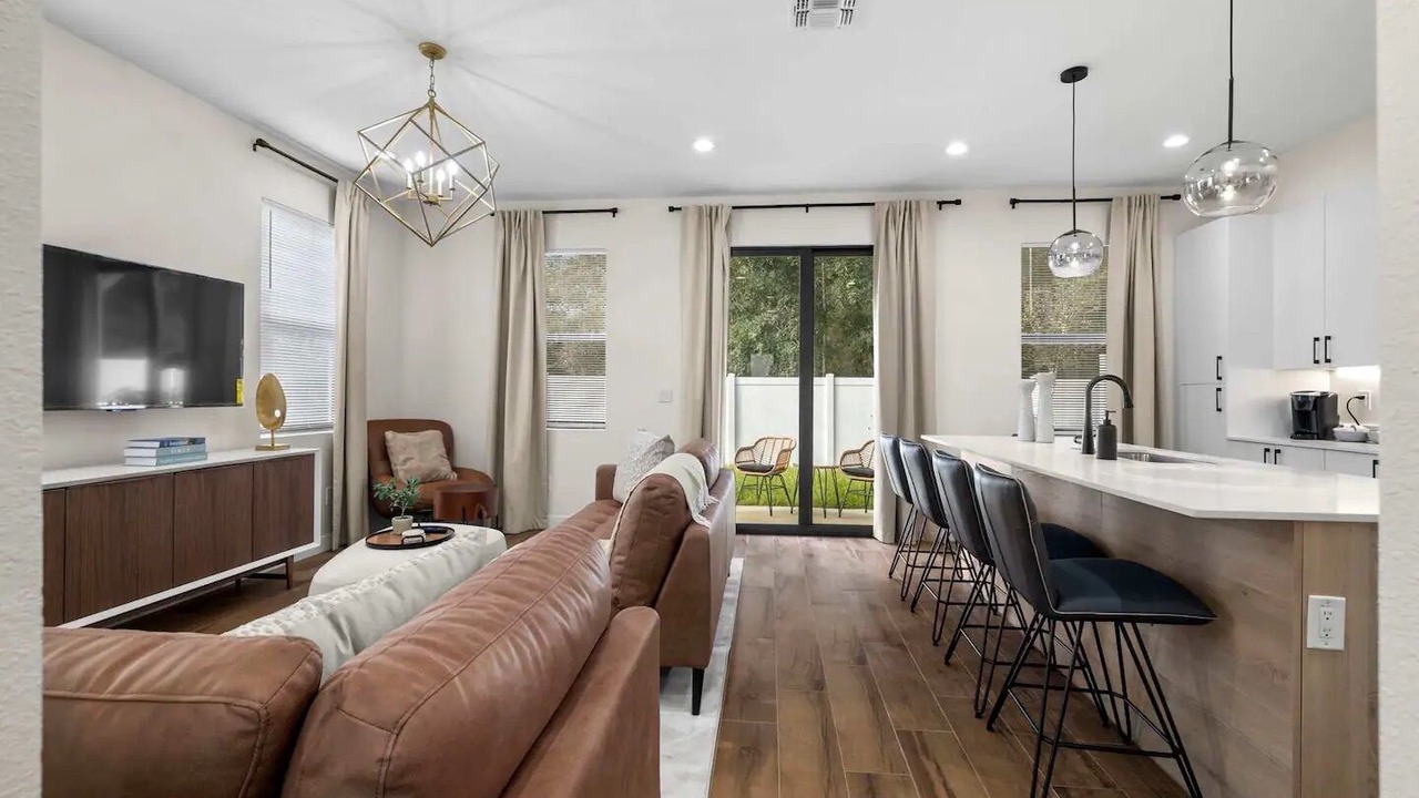 Photo of Livingroom in Pinecrest West Park