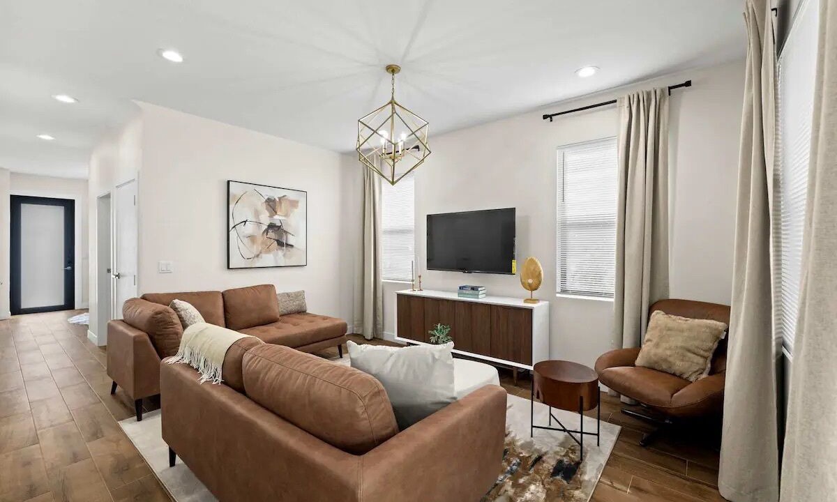 Photo of Livingroom in Pinecrest West Park