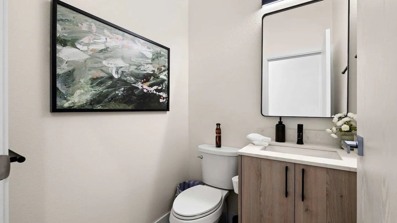 Photo of Bathroom in Pinecrest West Park