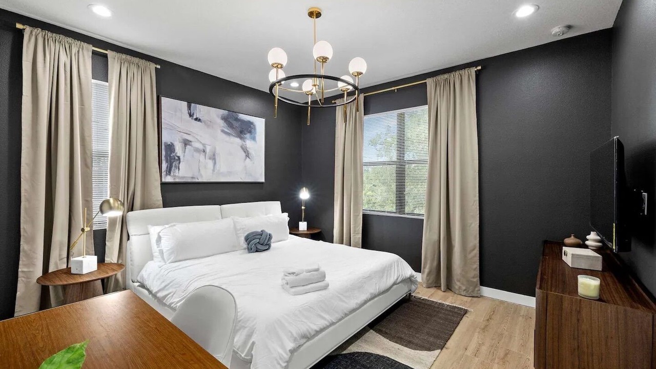 Photo of Bedroom in Pinecrest West Park
