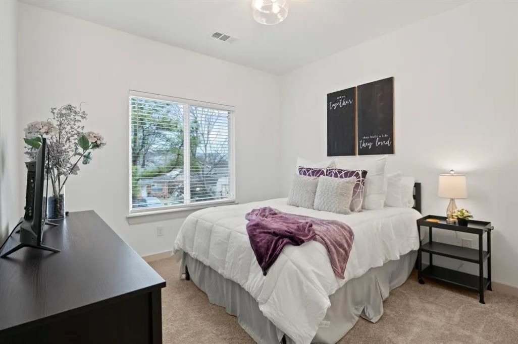 Photo of Bedroom in Central Arlington