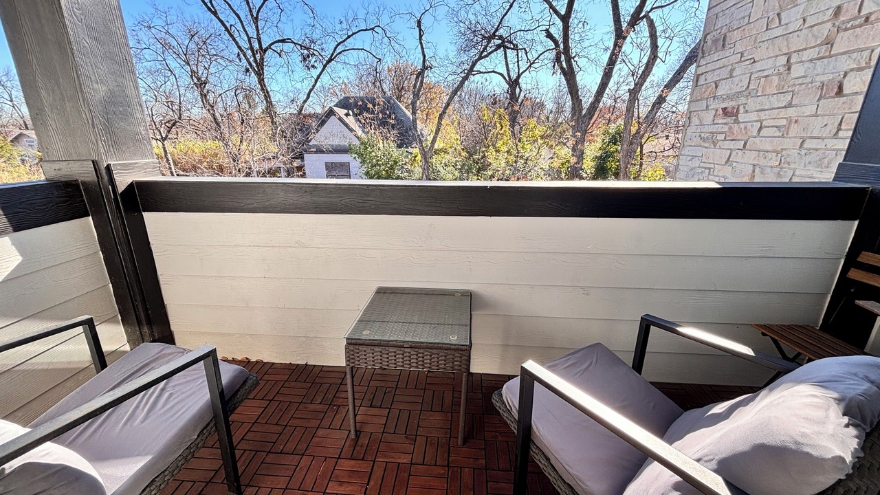 Photo of Outdoor in Central Arlington
