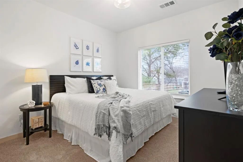 Photo of Bedroom in Central Arlington