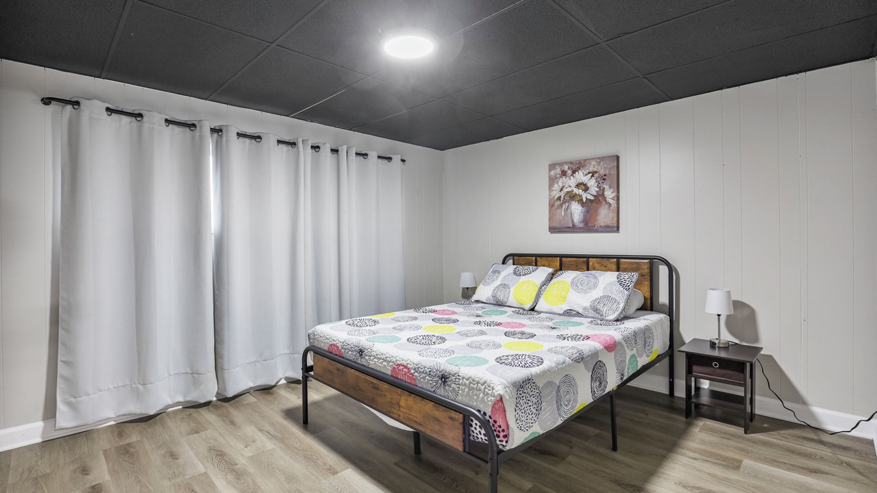 Photo of Bedroom in Elmhurst