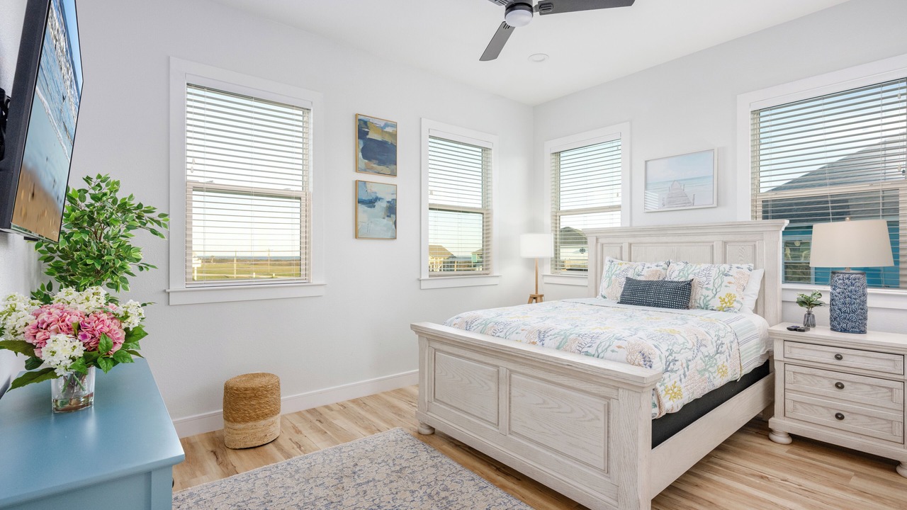 Photo of Bedroom in Crystal Beach