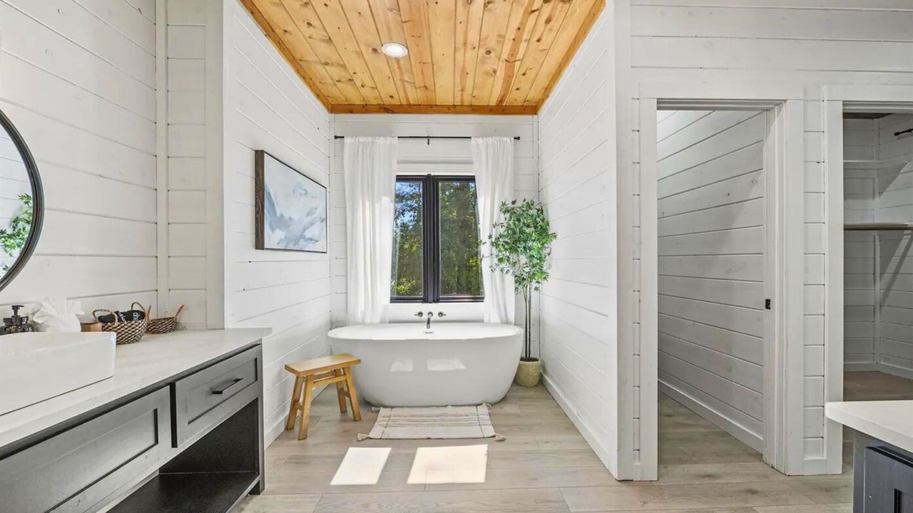 Photo of Bathroom in Pickens