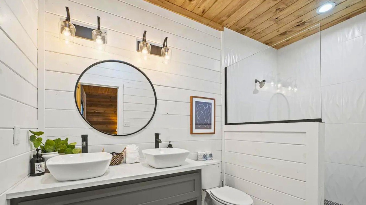 Photo of Bathroom in Pickens