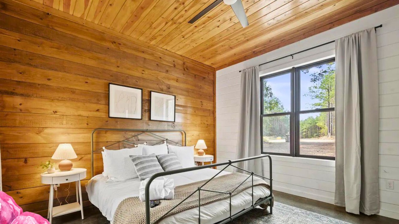 Photo of Bedroom in Pickens