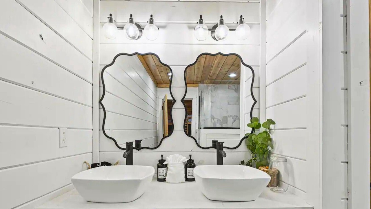 Photo of Bathroom in Pickens