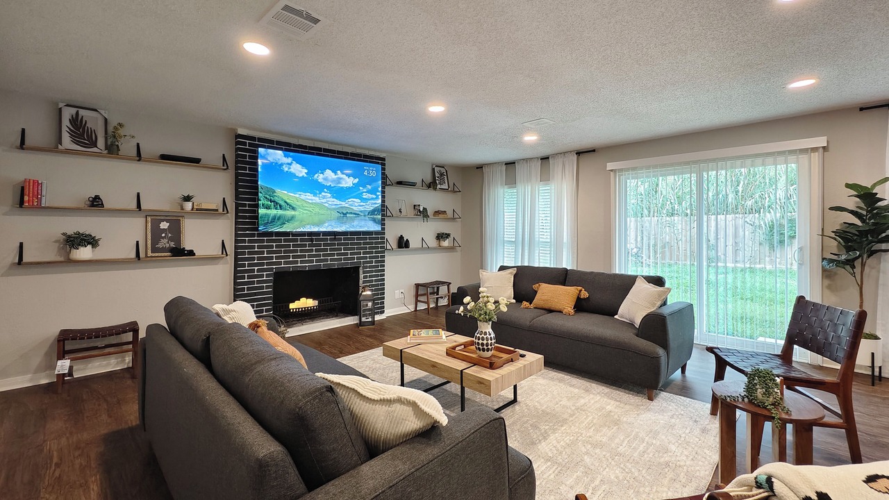 Photo of Livingroom in Foster Place
