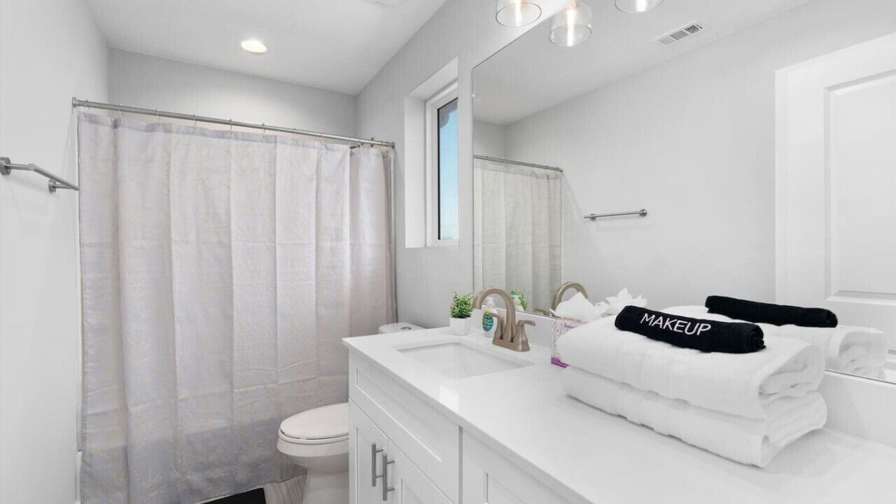 Photo of Bathroom in University Hills and Windsor Park