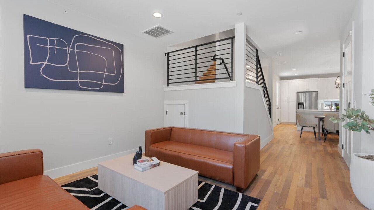 Photo of Livingroom in University Hills and Windsor Park