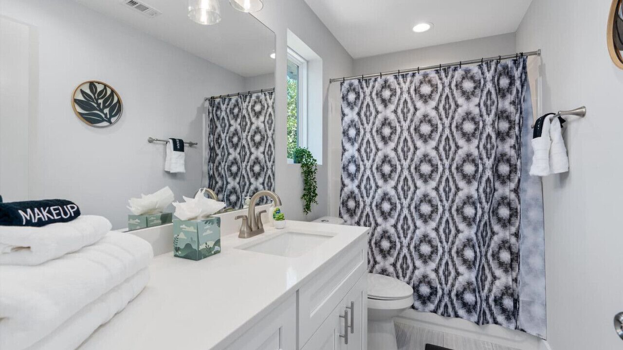 Photo of Bathroom in University Hills and Windsor Park
