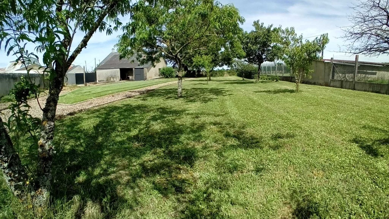 Photo of Outdoor in Ambrault