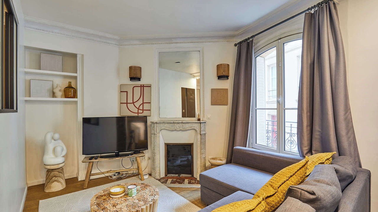 Photo of Livingroom in 10th Arrondissement