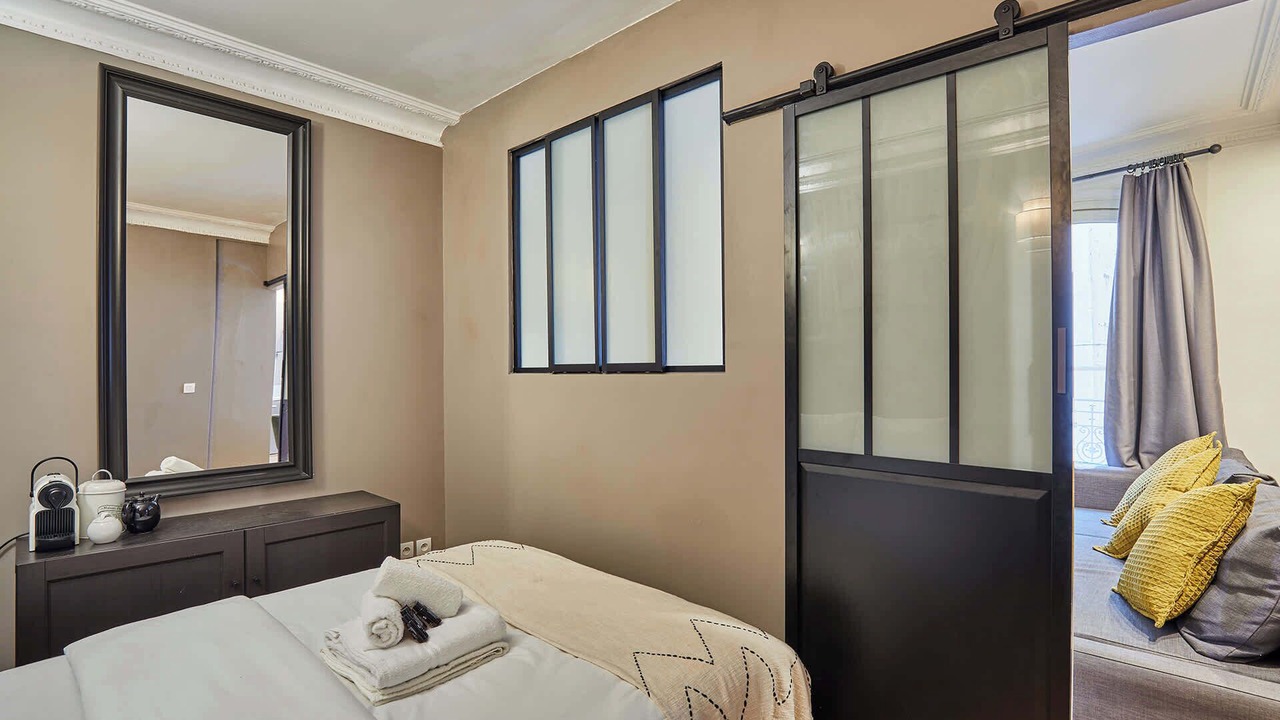 Photo of Bedroom in 10th Arrondissement