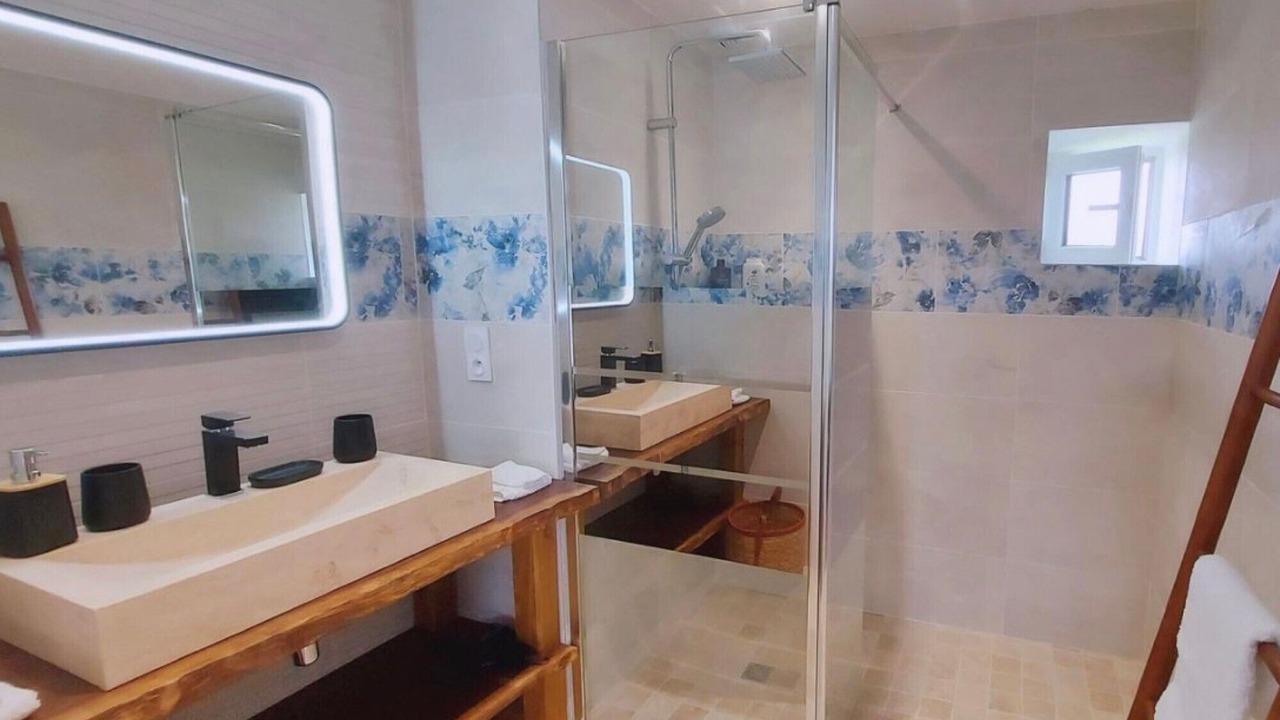 Photo of Bathroom in Saint-Fort