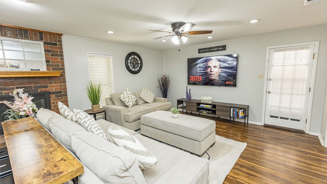 Photo of Livingroom in North Richland Hills