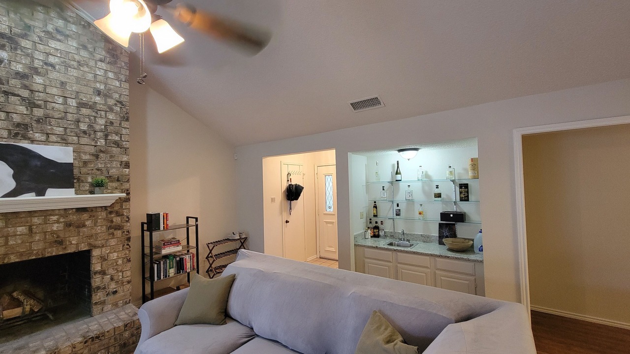 Photo of Livingroom in Far North Dallas