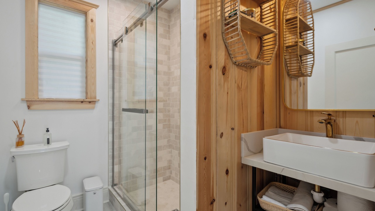 Photo of Bathroom in East Memphis