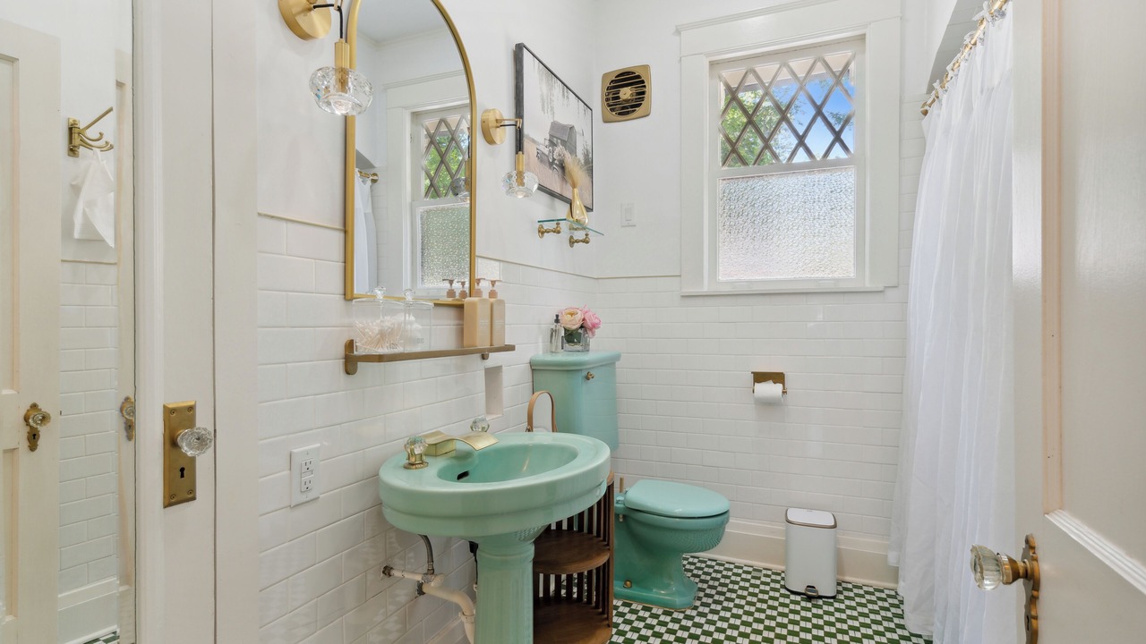 Photo of Bathroom in East Memphis
